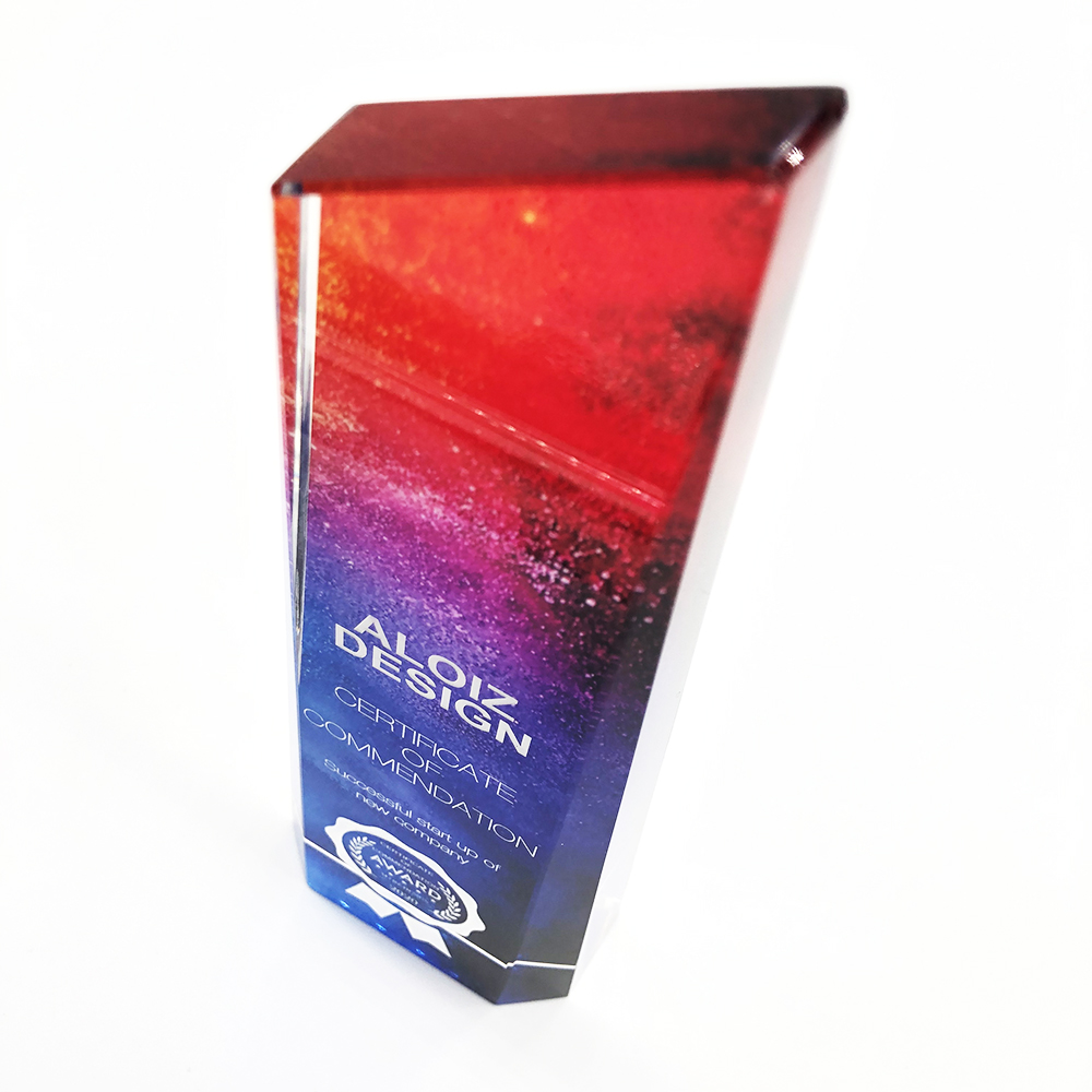 おしゃれなオリジナルクリスタルトロフィー制作