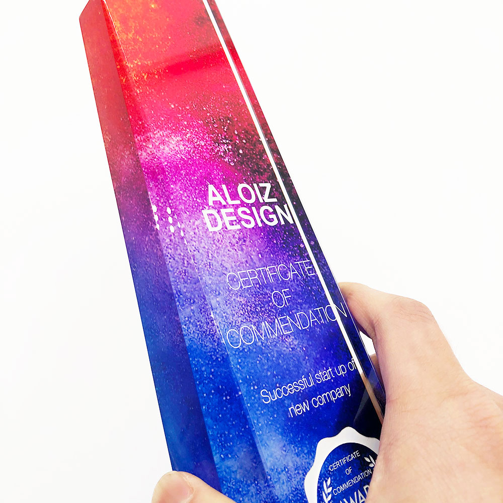 おしゃれなオリジナルクリスタルトロフィー制作